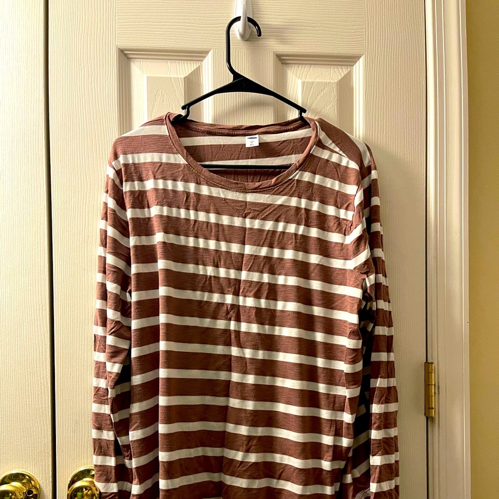 Old Navy Stripped Tee